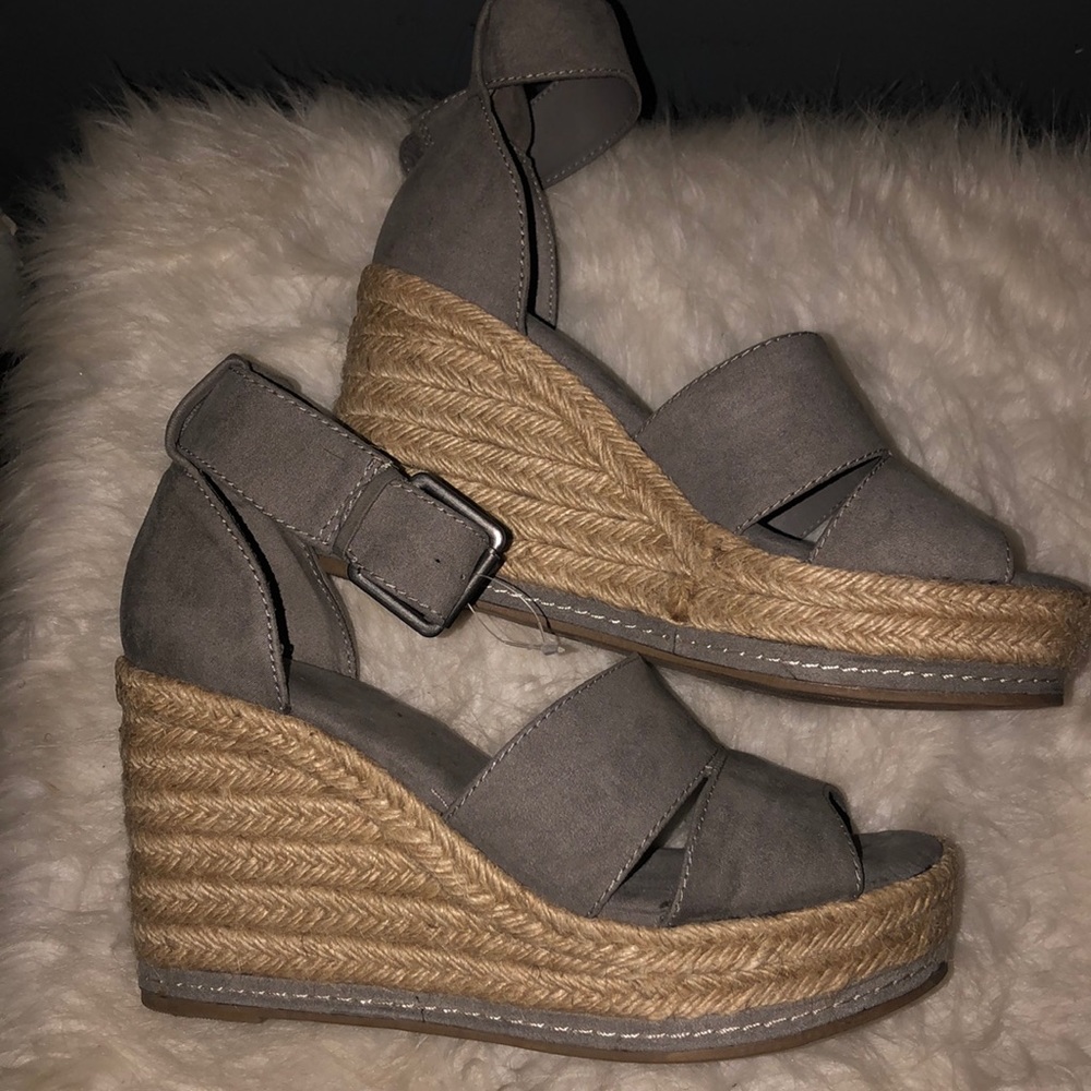 Wedge shoes